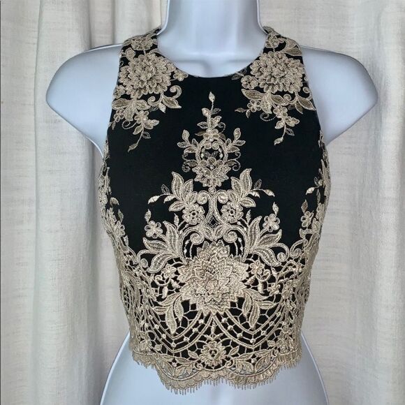 ALICE + OLÍVIA Cream Lace And Black Sleeveless Blouse Vest NWOT - Picture 1 of 4